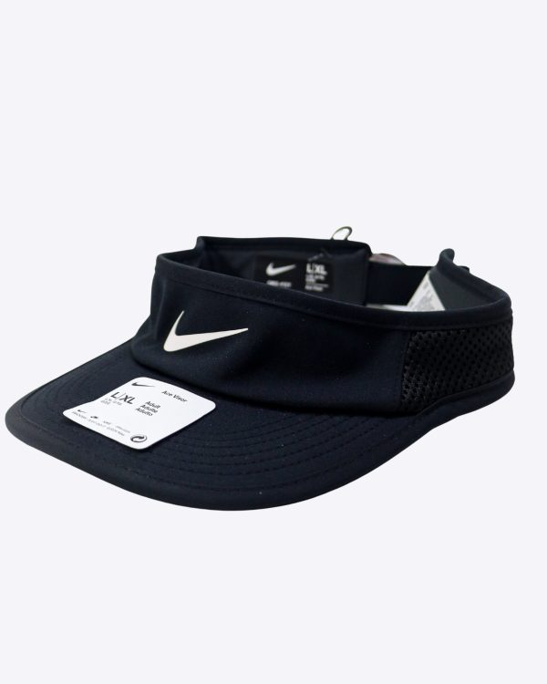 Visera Nike color negro